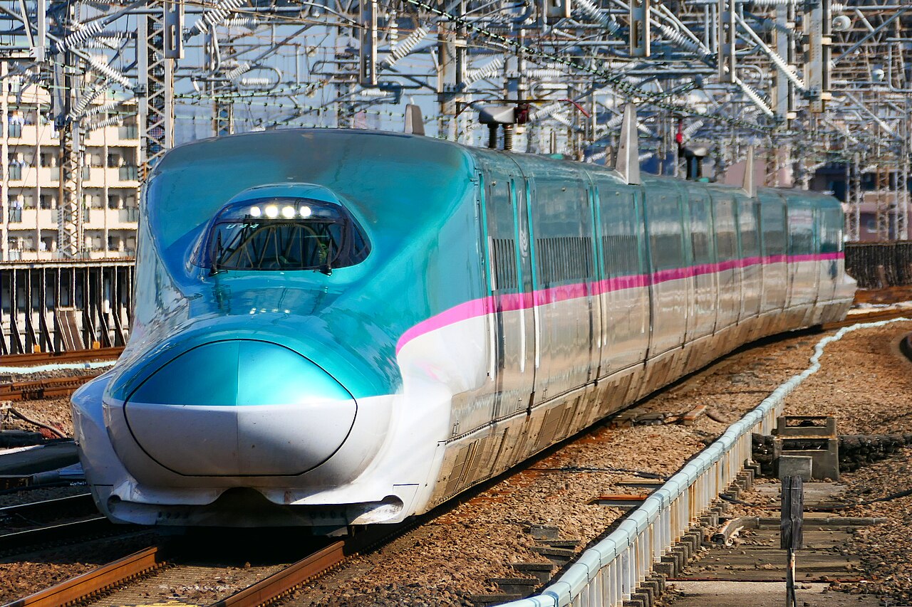 E5系 はやぶさ